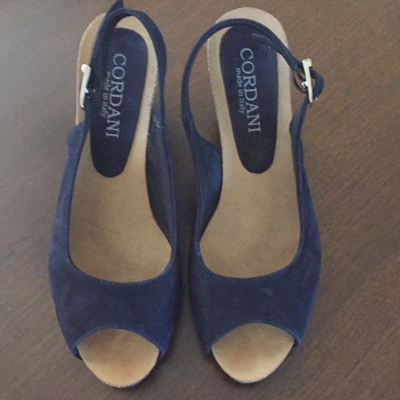 Shoes - Picture 1 of 4